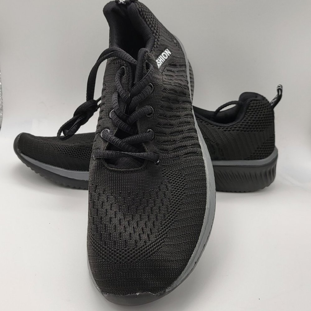 Women's sneakers black size 10